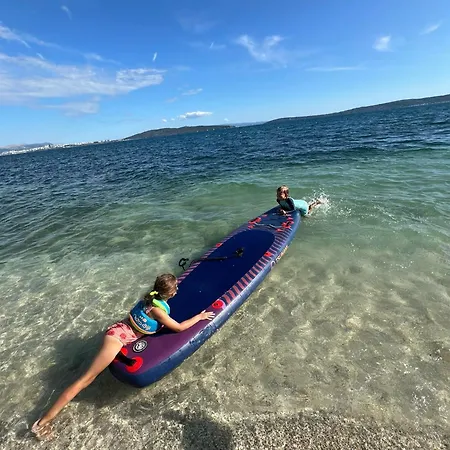 Stella- Near Center And Bacvice * Split