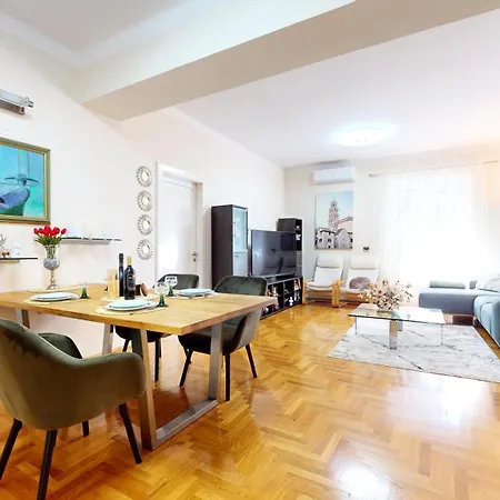 Stella- Near Center And Bacvice شقة *